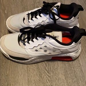Jordan max 200